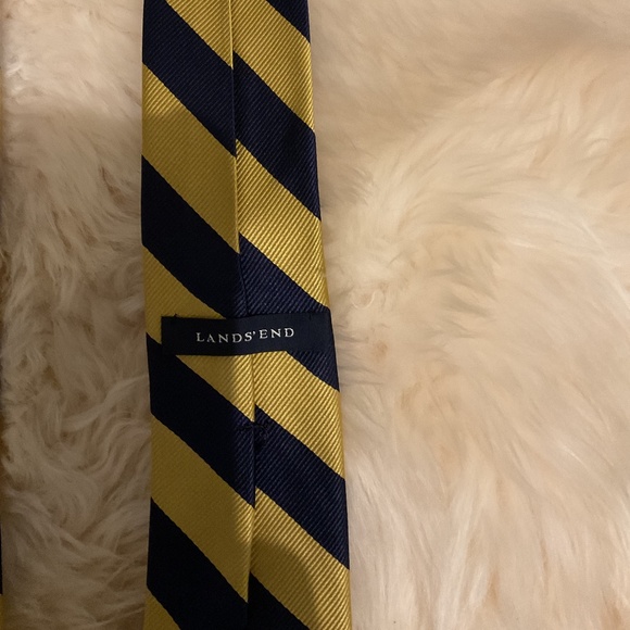Boys Lands End Tie - Picture 2 of 5